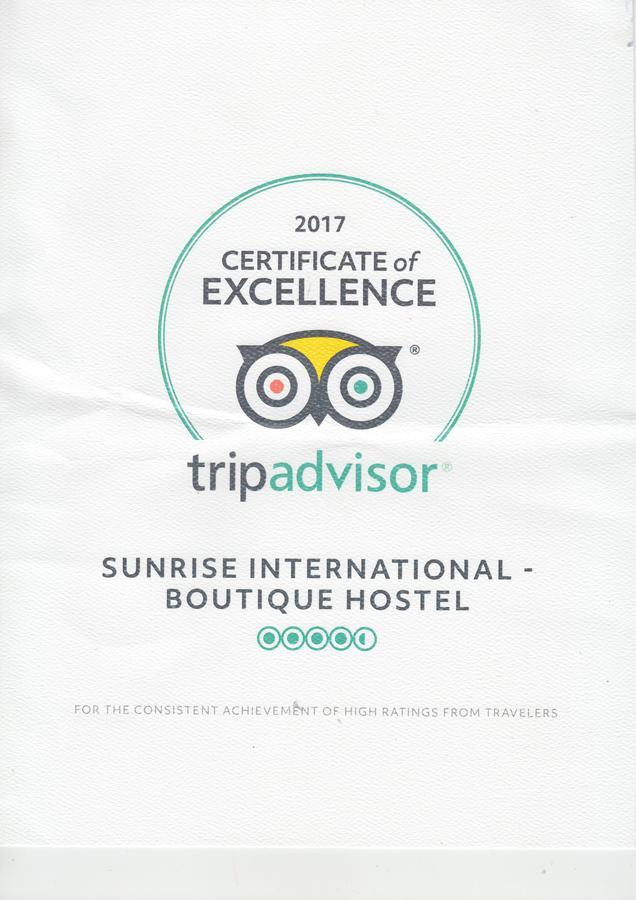 Sunrise International - Boutique Hostel كاولون المظهر الخارجي الصورة